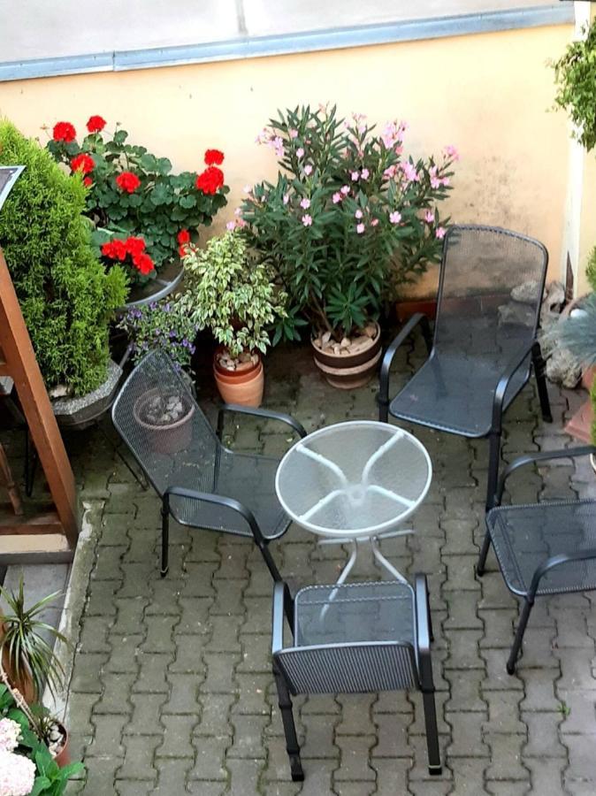 U Pani Malirky Apartment Valtice Exterior photo